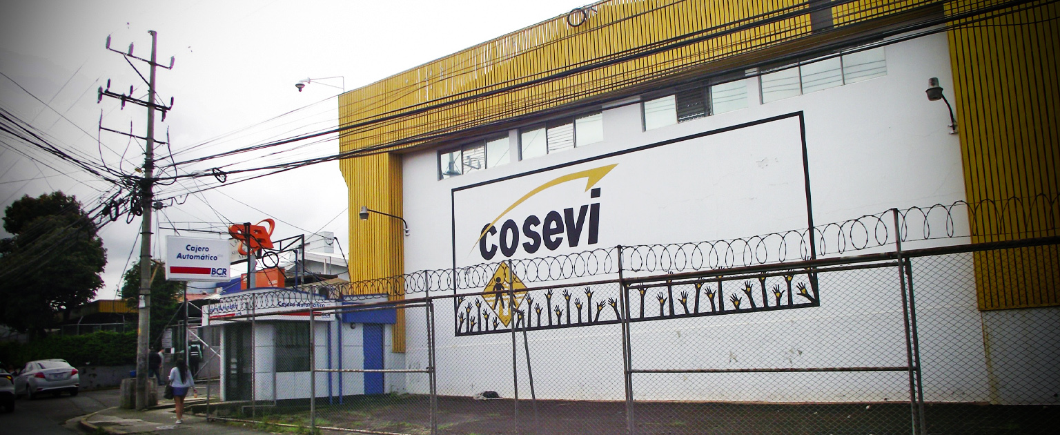 Fotografía que muestra parte del edificio de la sede del COSEVI