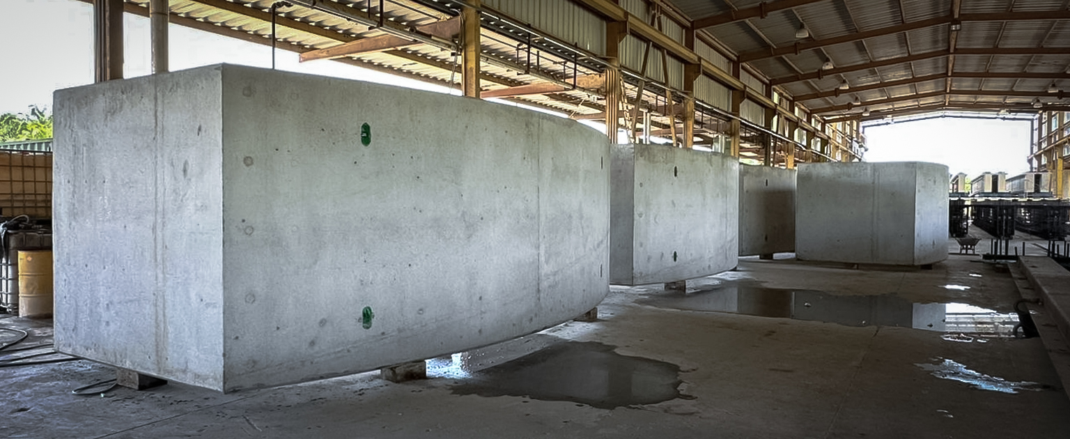  Cuatro piezas de concreto que forman para de la alcantarilla de 14.64 metros de longitud por 9.22 de ancho.