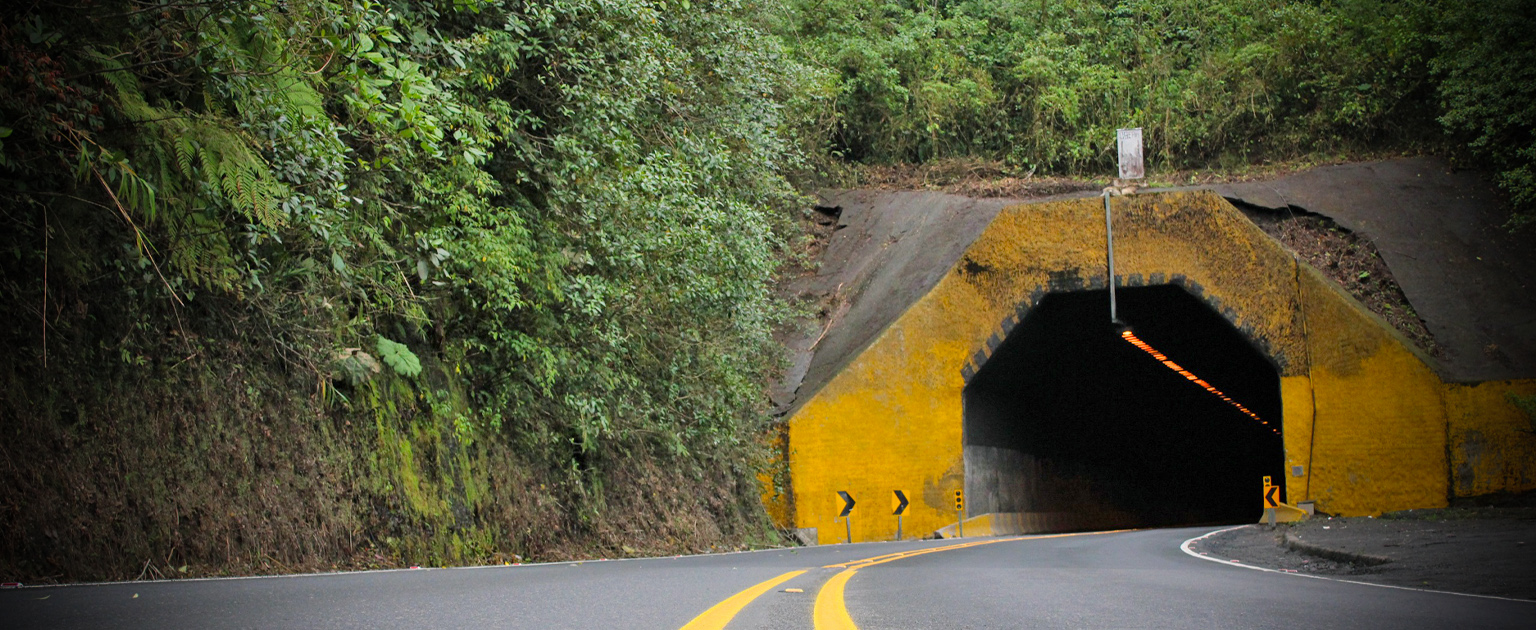 Ingreso del túnel Zurquí