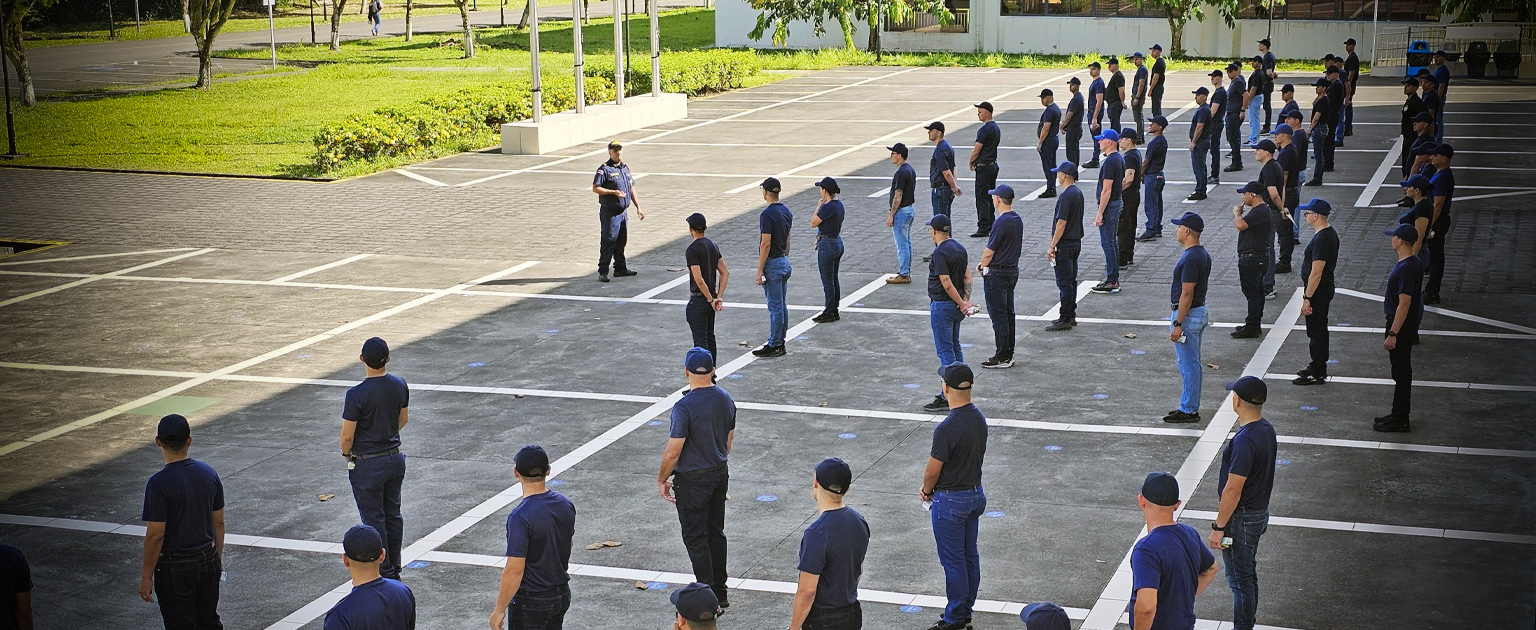 Cadetes formados en filas