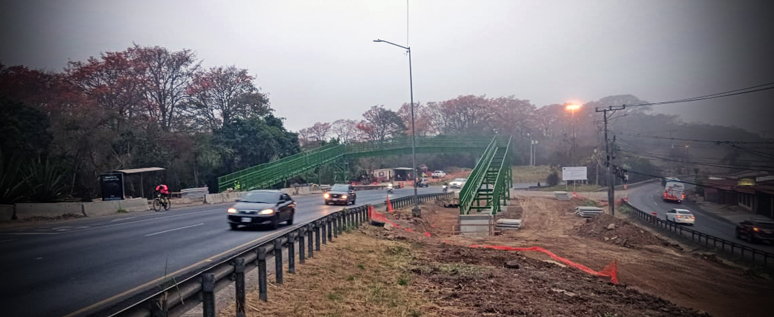 estructura de puente verde
