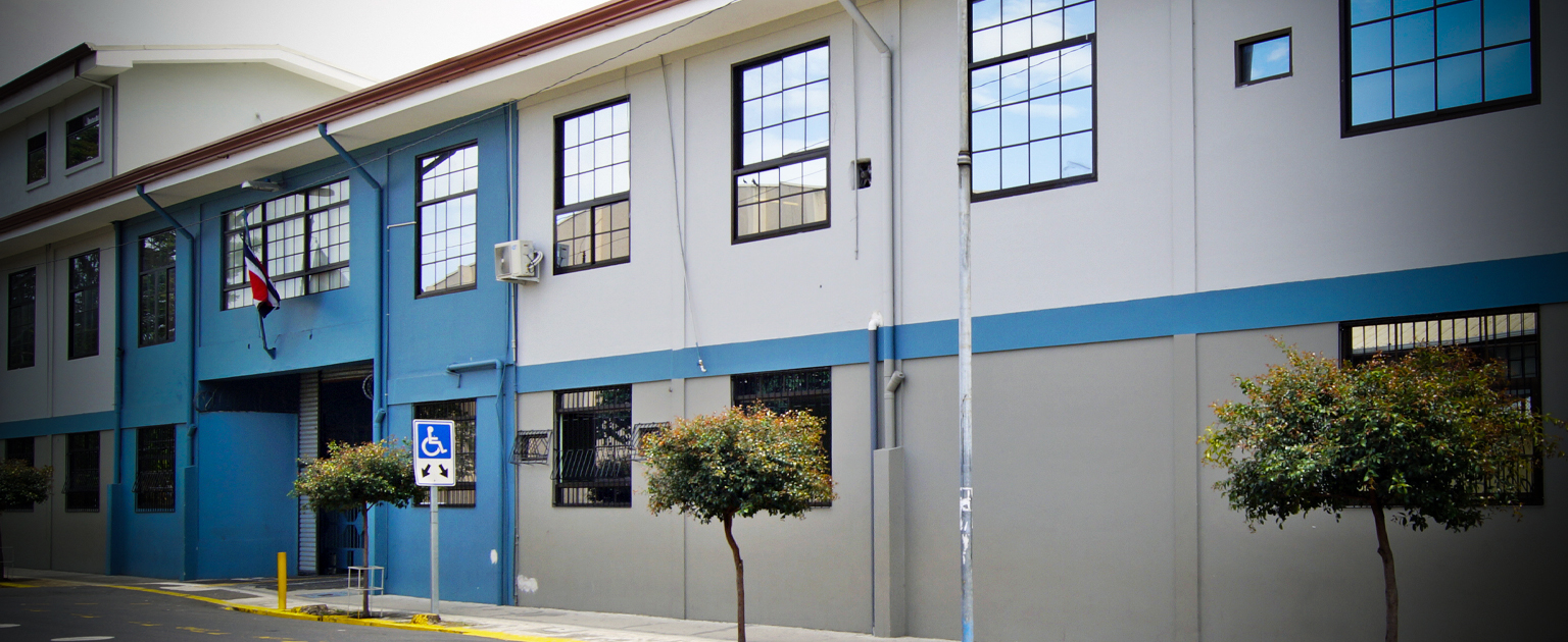 Costado norte del edificio del MOPT