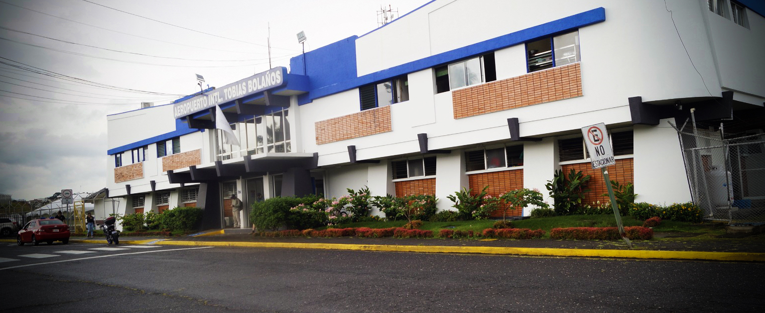 Fachada aeropuerto Tobías Bolaños