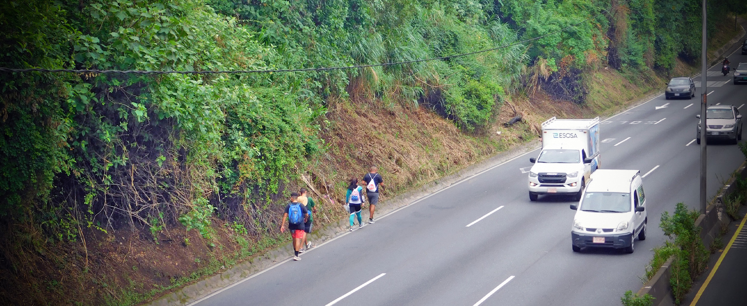 Romeros caminando