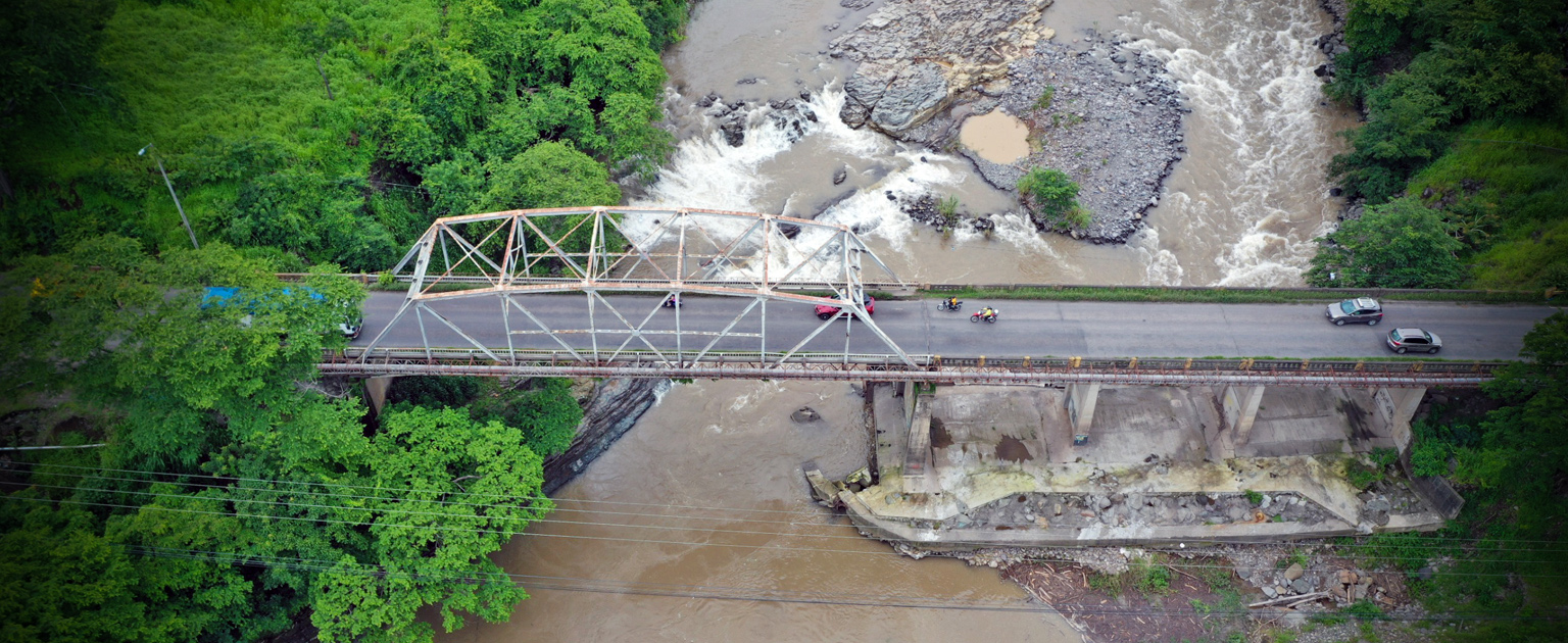Fotografía aérea que muestra un de los puentes que se intervendrán