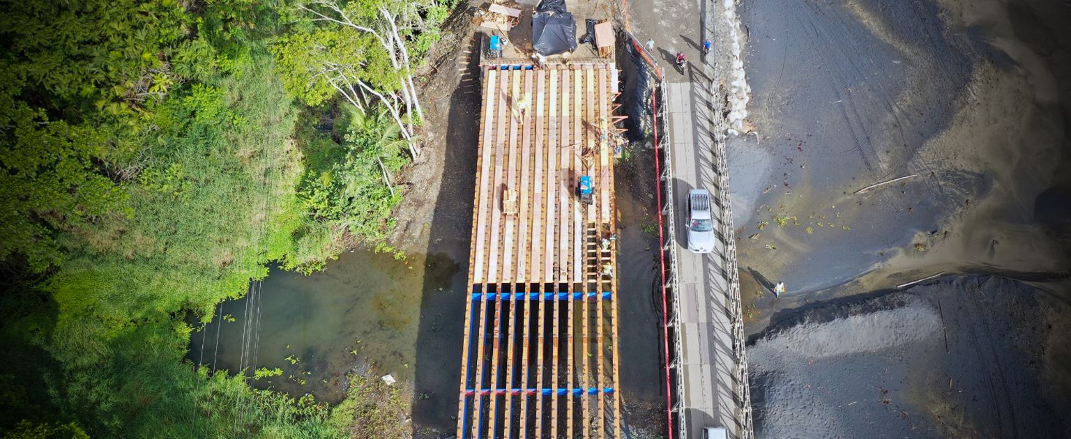 foto aérea puente Puerto Viejo