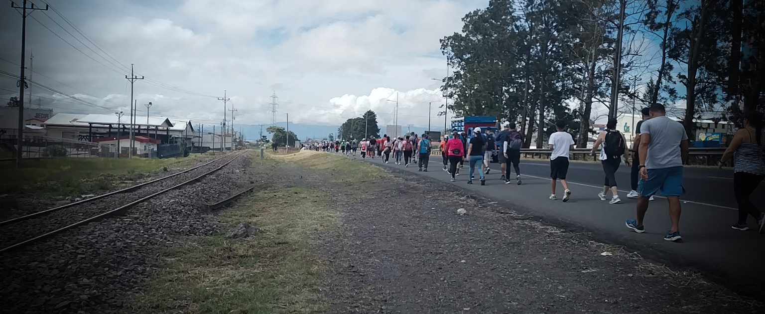 Romeros caminando