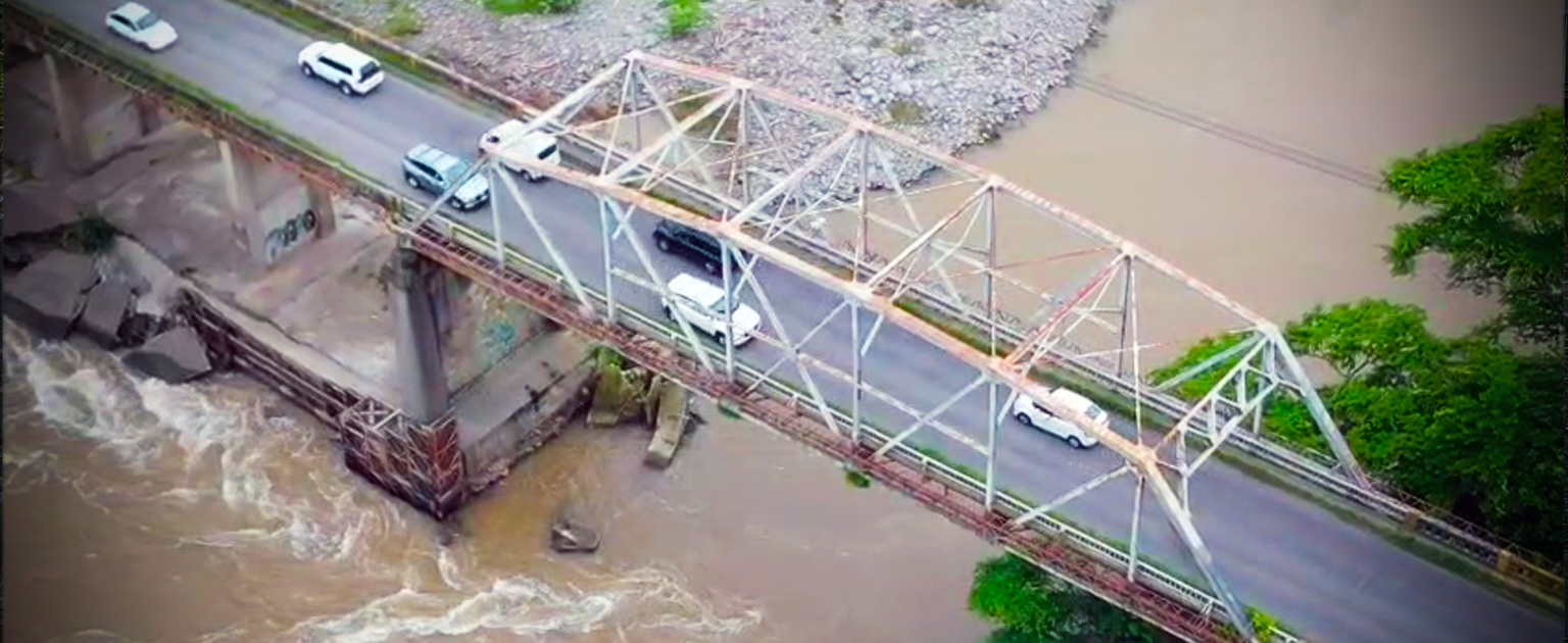 Foto aérea del puente