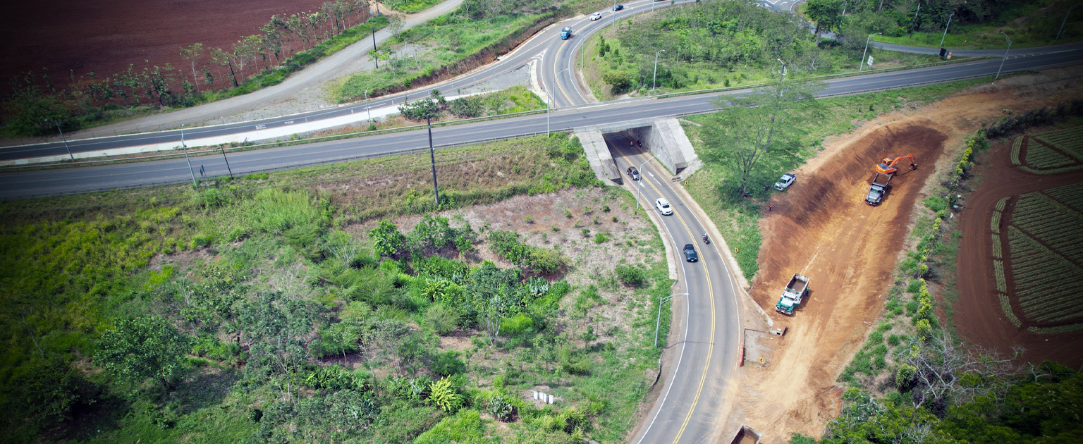 Foto aérea de al nueva rampa que conecta la ruta 4 y la 250 en Pital, San Carlos. 