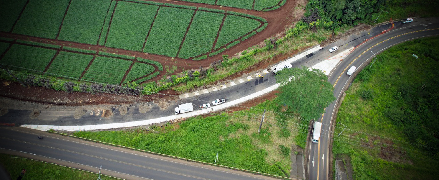 Fotografía aérea que muestra el avance en la construcción de la rampa.