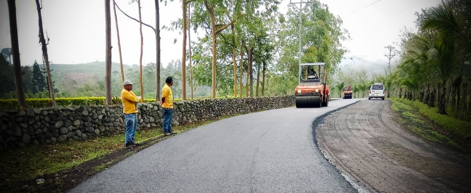 Foto de los trabajos que se ejecutan en la RN 225, Tucurrique, Cartago.
