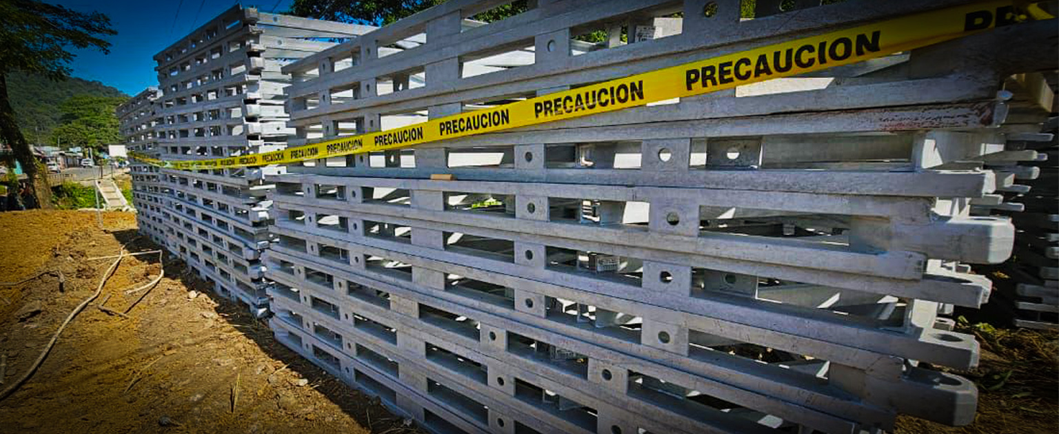 Fotografía que muestra parte de las piezas de los puentes modulares