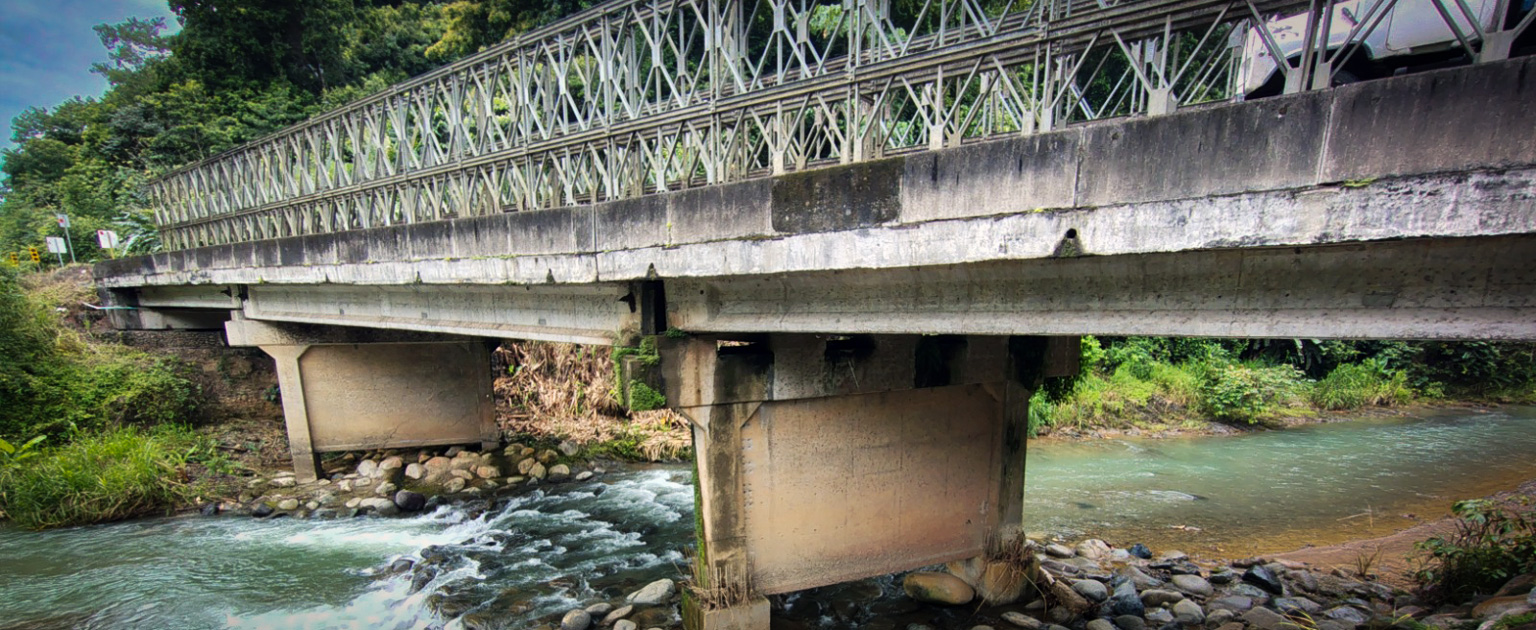 Fotografía que la estructura del puente Coronado actual y que será sutituida
