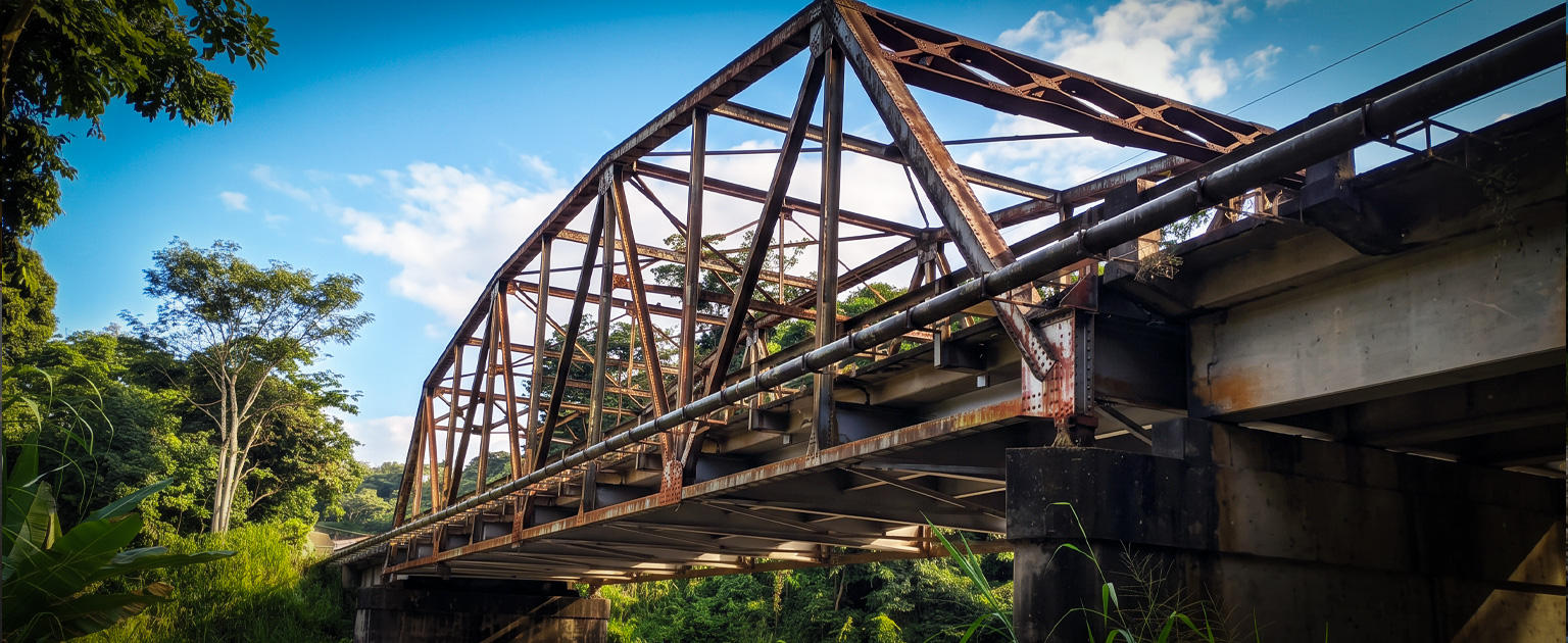 Fotografía que muestra la estructura actual ubicada sobre el río General en Pérez Zeledón