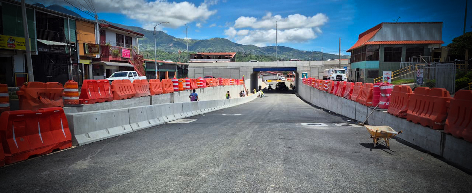 Fotografía que muestra parte de la construcción del túnel.