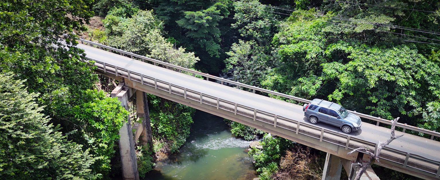 Fotografía aérea que muestra el actual puente Las Haciendas.