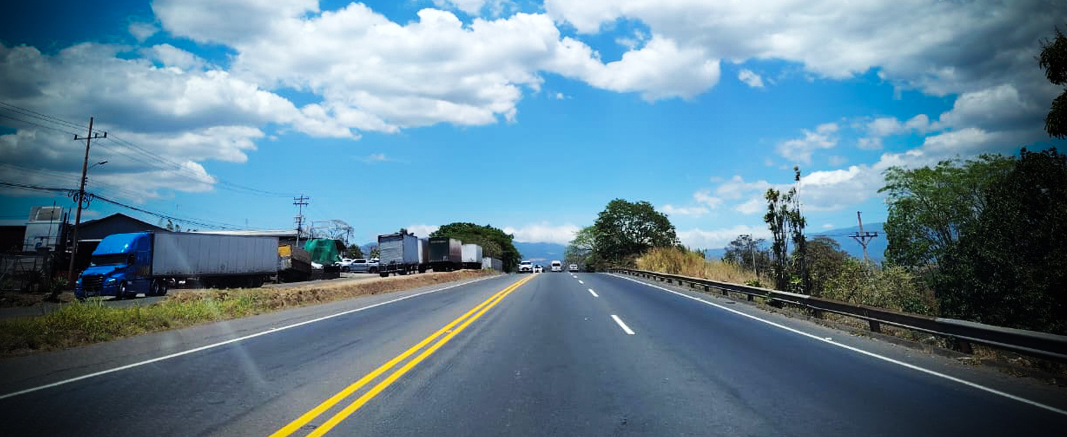Fotografía que muestra parte de la RN 1 en el tramo Bernardo Soto
